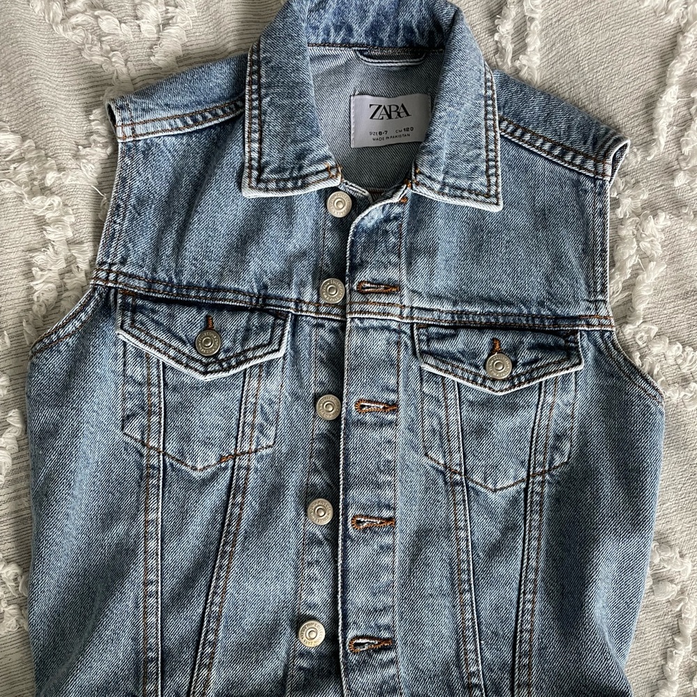 Zara kids denim vest size 6-7